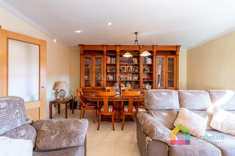 Foto 595b6815-7c3f-41b2-be6c-49e6f1d60253. Semi detached house with fireplace heating parking pool in Toledo