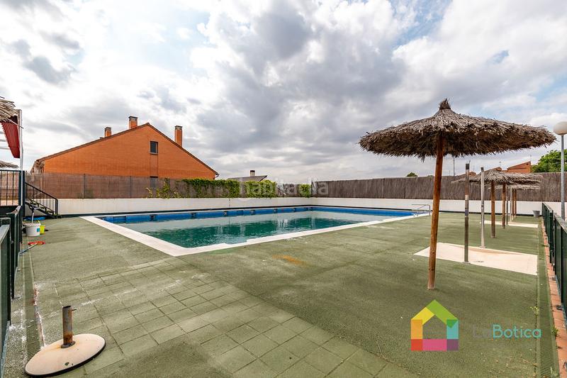 Foto 6854e0f8-3ca8-42d8-9edd-c367286f9a1e. Semi detached house with fireplace heating parking pool in Toledo