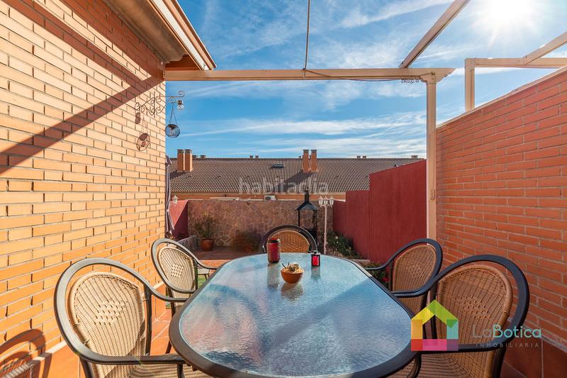 Foto 6948174e-0694-47f8-8801-ceac10b3f239. Semi detached house with fireplace heating parking pool in Toledo