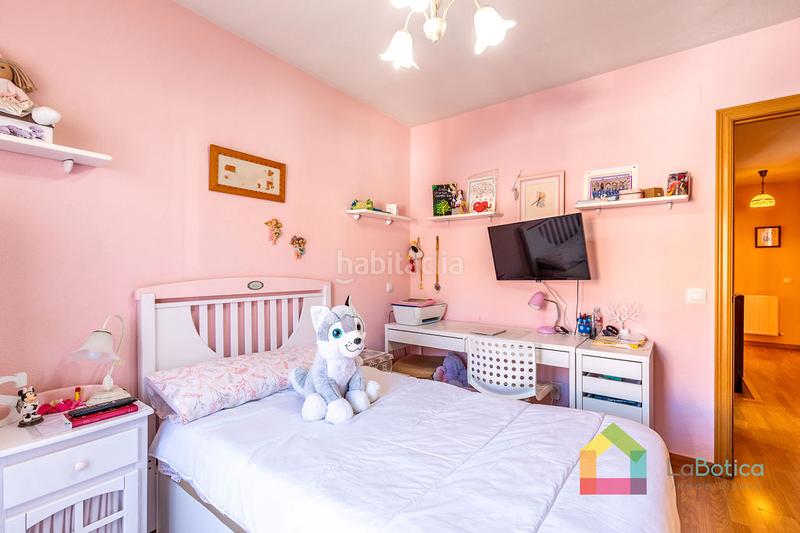 Foto 6f8731e9-e207-4a7e-ada8-62c95f34f67e. Semi detached house with fireplace heating parking pool in Toledo