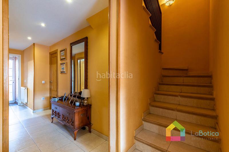 Foto 978f22ef-702c-44d9-85f3-b197c16ae723. Semi detached house with fireplace heating parking pool in Toledo