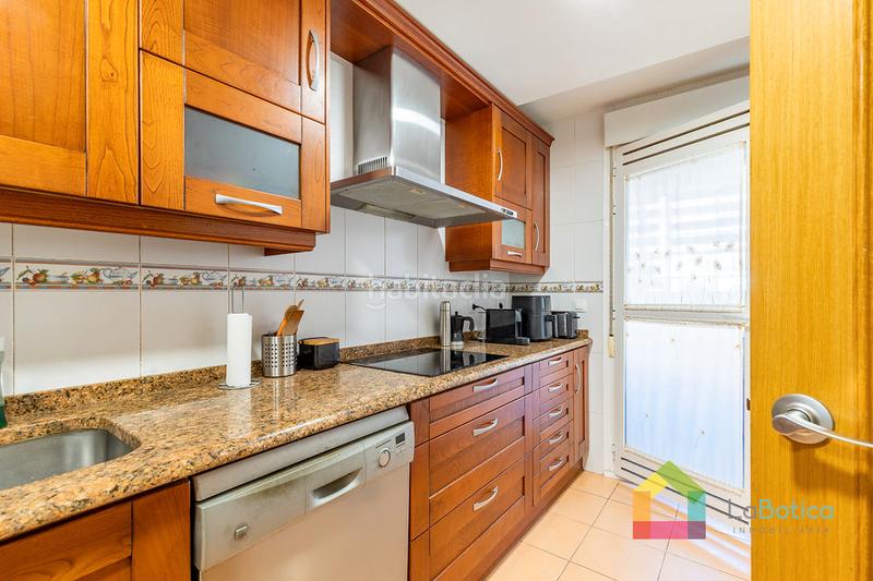 Foto c321c182-b9d9-415c-a635-d2a4da9c03cc. Semi detached house with fireplace heating parking pool in Toledo