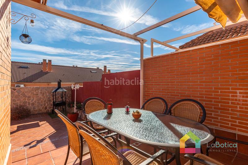 Foto c3926539-9d13-41cc-8e4d-e5fbe17fb35f. Semi detached house with fireplace heating parking pool in Toledo