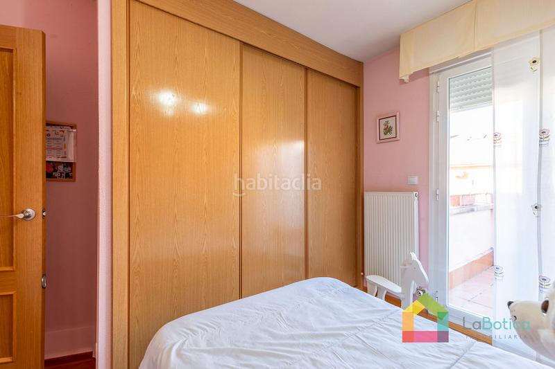 Foto ce614ed6-ceae-4ca2-806e-78bf93dc81b3. Semi detached house with fireplace heating parking pool in Toledo