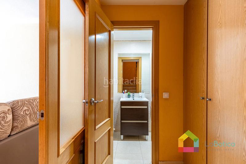 Foto e5f7b566-7c2f-4845-a98a-293875f88723. Semi detached house with fireplace heating parking pool in Toledo