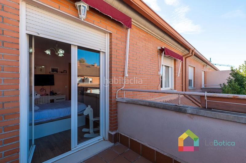 Foto ebfe08eb-a301-4fa6-ab44-901d365cacc9. Semi detached house with fireplace heating parking pool in Toledo