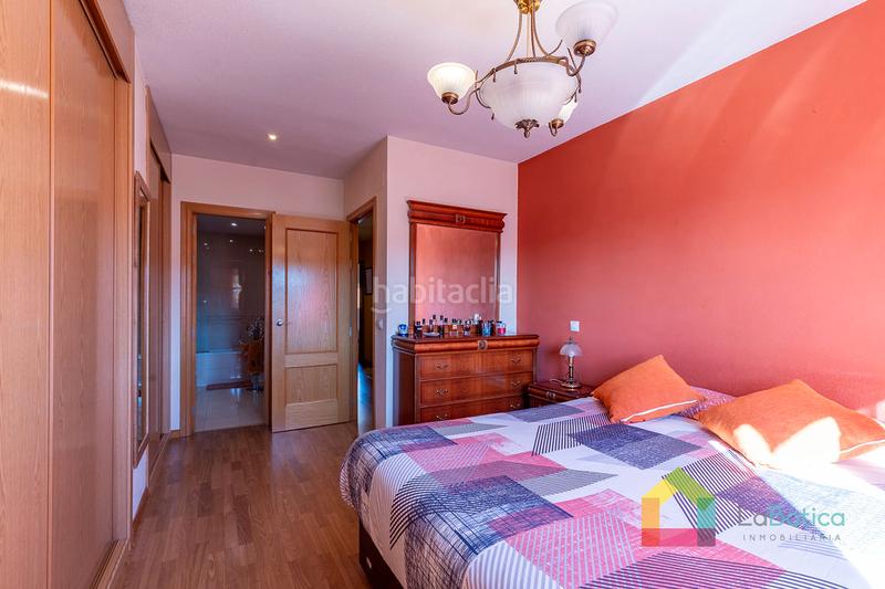 Foto ec7043cb-ab50-46f7-b24f-647b3807ddc3. Semi detached house with fireplace heating parking pool in Toledo