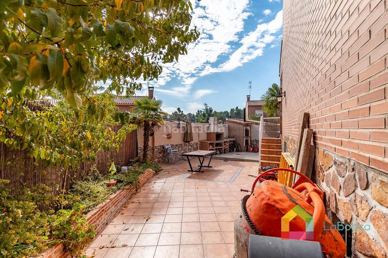 Foto 33af2068-2530-4be8-8016-9c61ccd6dfd0. Casa bifamiliare con camino riscaldamento in Olías del Rey