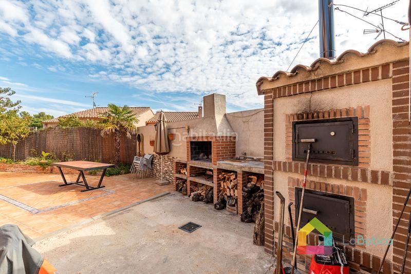 Foto 48b33641-3f7c-4515-a0c2-ed3bab9ac4bc. Casa bifamiliare con camino riscaldamento in Olías del Rey