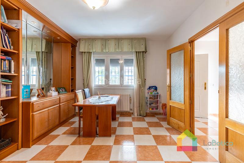 Foto 81394554-6e84-403d-8daf-25f897841af5. Casa bifamiliare con camino riscaldamento in Olías del Rey