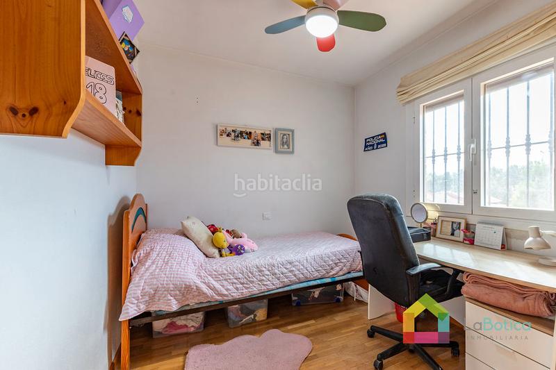 Foto ae559f80-658f-421e-b1a5-1f08a0bd7da1. Casa bifamiliare con camino riscaldamento in Olías del Rey