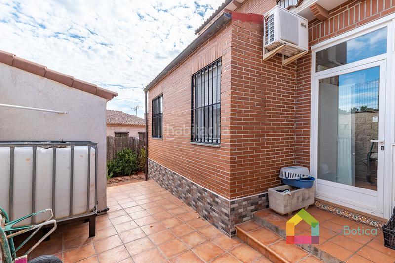 Foto ba5ccac9-0684-4803-a990-602653ee94a0. Casa bifamiliare con camino riscaldamento in Olías del Rey