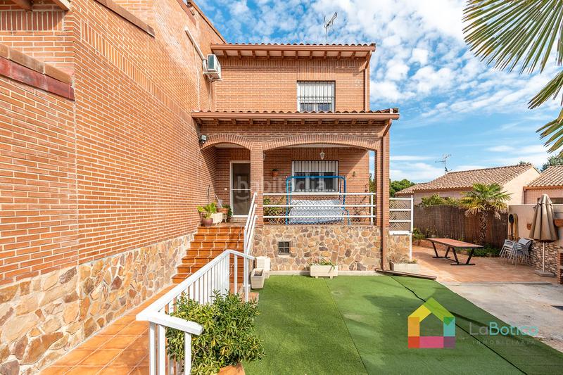 Foto d1ff5fcd-da0e-4b41-b9c3-b4e4714ec438. Casa bifamiliare con camino riscaldamento in Olías del Rey