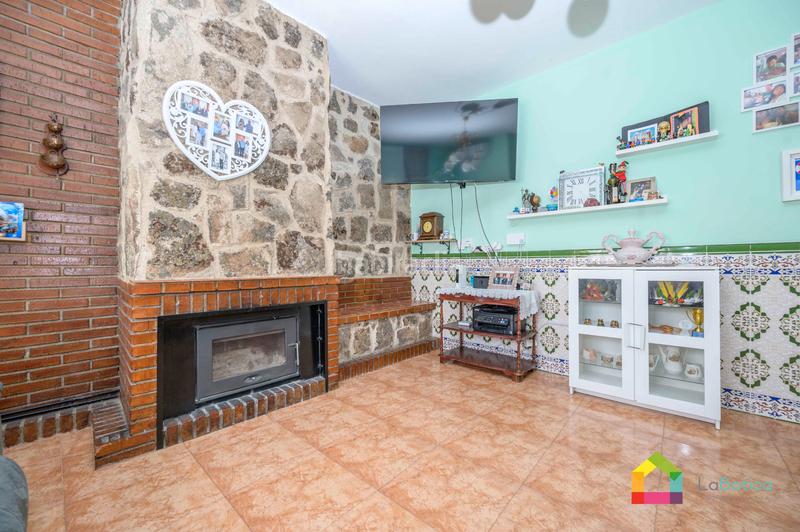 Foto 055d110e-b120-4760-bf10-bf976655462c. Casa con riscaldamento in Carmena