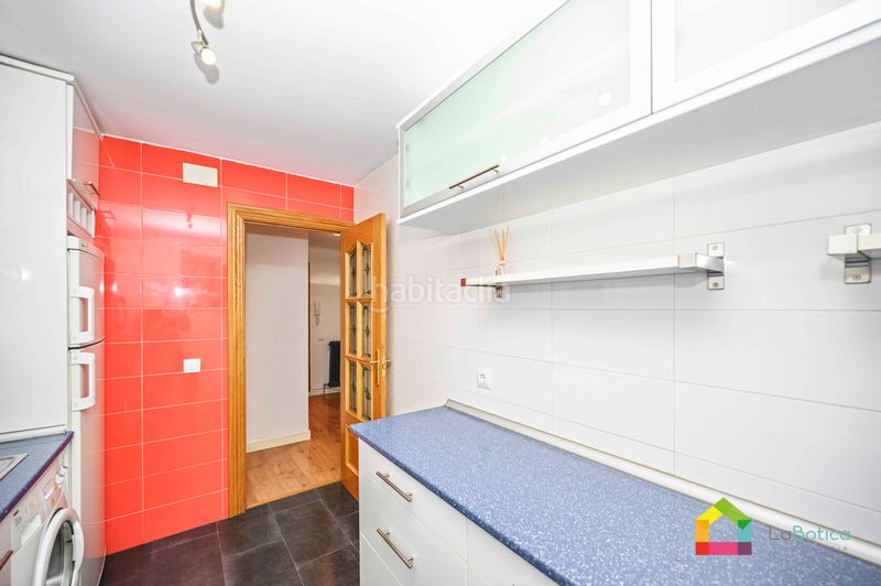 Foto b5b60f8c-c979-4d1d-8a19-e9a83120c000. Pis amb calefacció aparcament a Casco Histórico Toledo