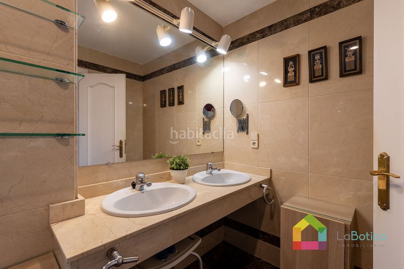 Foto 05e4444c-2c0b-463c-8b85-28fc828c6921. Casa aparellada amb calefacció piscina a Bargas