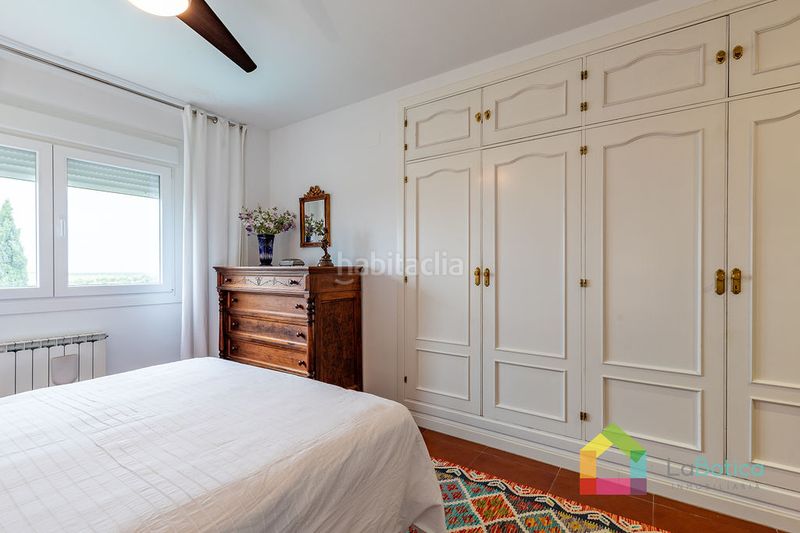 Foto 2eab0ff5-835f-4843-b2c3-d1b6e7f81d64. Casa aparellada amb calefacció piscina a Bargas