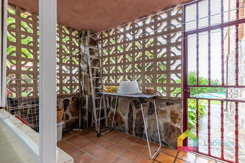 Foto 47b84f6f-7478-4380-acce-e3e23e56380b. Casa aparellada amb calefacció piscina a Bargas