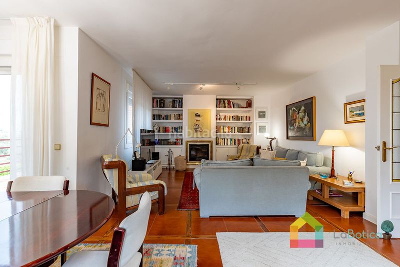 Foto 4bfe0206-eed3-4f13-8e75-edf6500c05bd. Casa aparellada amb calefacció piscina a Bargas