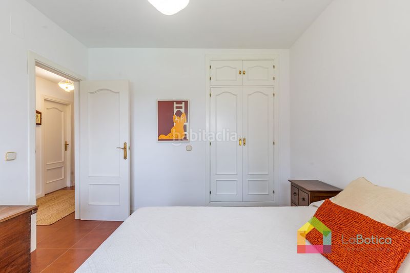 Foto 5b99410e-54b2-4143-afd9-3376239edba4. Casa aparellada amb calefacció piscina a Bargas