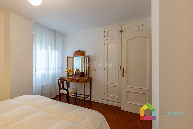 Foto 93721eaa-8bf8-4ba9-b479-1d0070cec72a. Casa aparellada amb calefacció piscina a Bargas