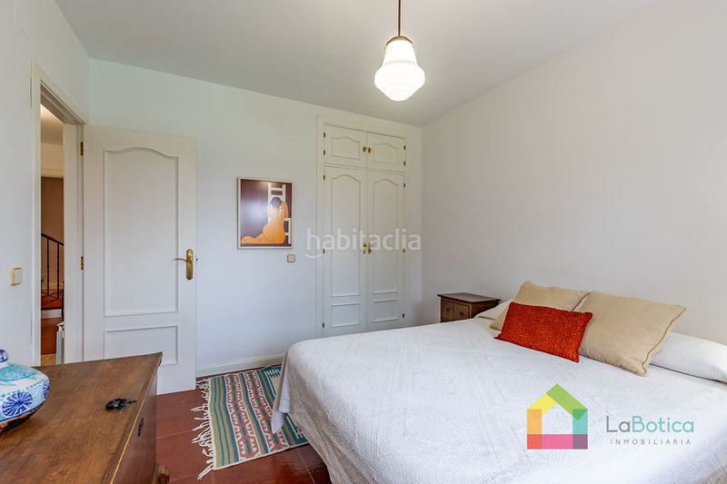 Foto b7849c33-bd3b-46f6-af96-1b5aa1562de8. Casa aparellada amb calefacció piscina a Bargas