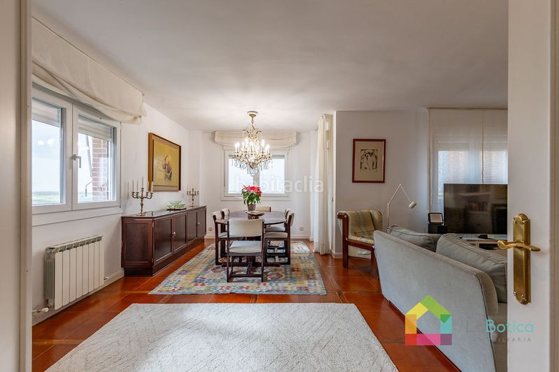 Foto e28625f4-cb58-4baf-b8fc-27d67dd6a1bf. Casa aparellada amb calefacció piscina a Bargas