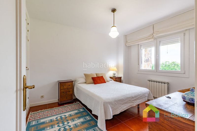 Foto ef2f9382-ccde-4f96-ab4e-a66ef5f5ddd0. Casa aparellada amb calefacció piscina a Bargas