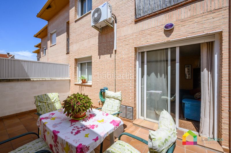 Foto 4a99ad74-cf89-44e1-9e80-d5a5e3bf1e31. Casa a schiera con riscaldamento parcheggio in Esquivias