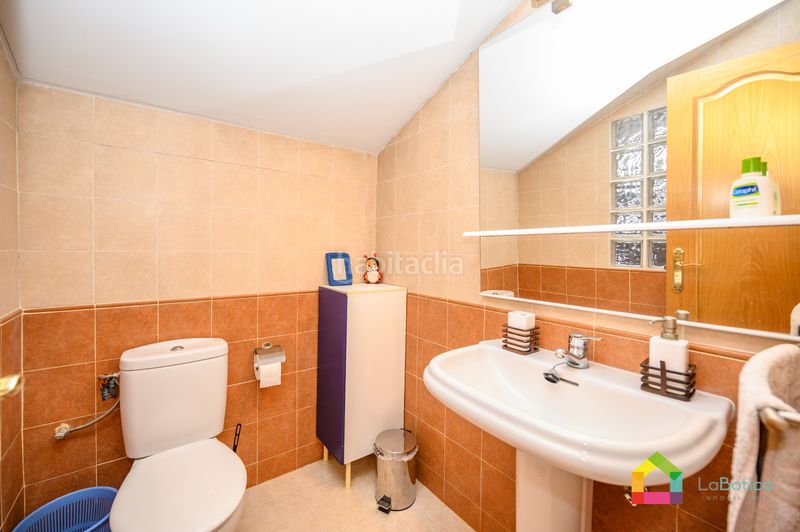 Foto 51a9bc81-b400-48e1-ae5a-9de616e43ce8. Casa a schiera con riscaldamento parcheggio in Esquivias