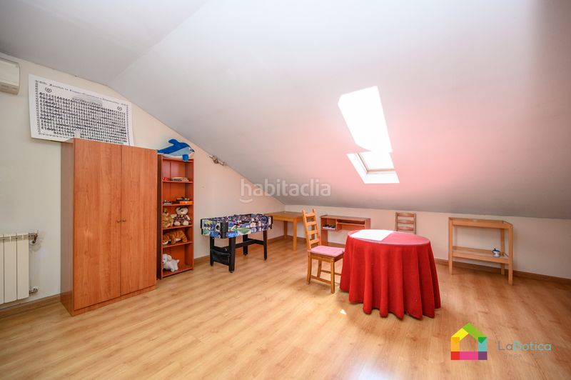Foto 83addd7f-76f0-4aea-8327-271e58b08818. Casa a schiera con riscaldamento parcheggio in Esquivias