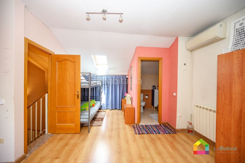 Foto d2f2867e-f051-461c-94fa-0b2c78e421cf. Casa a schiera con riscaldamento parcheggio in Esquivias