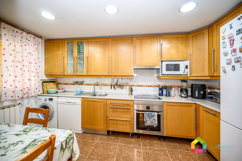 Foto f513010c-fc7b-4b7a-a31d-0ee93a62bed4. Casa a schiera con riscaldamento parcheggio in Esquivias