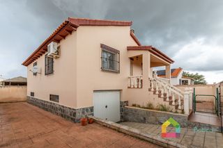 Chalet in Burguillos de Toledo. Chalet independiente en burguillos de toledo – amplitud, comodid