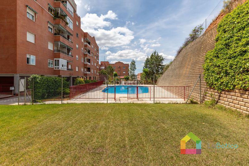 Foto b2e227e2-bc1a-4c25-8fcc-3df204f8cd0b. Pis amb calefacció aparcament piscina a Buenavista-Valparaíso-La Legua Toledo
