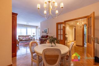 Etagenwohnung in Buenavista-Valparaíso-La Legua. Vivienda en ronda de buenavista. piso de 3 dormitorios y 2 baños