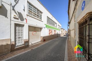 Edifici a Sonseca. Extraordinario edificio comercial y residencial en pleno centro