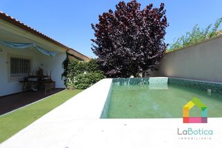 Miete Reihenhaus in Nambroca. Chalet adosado en nambroca con piscina privada