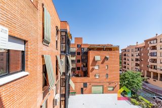 Pis a Buenavista-Valparaíso-La Legua. Amplia vivienda familiar en una de las zonas más demandadas de t