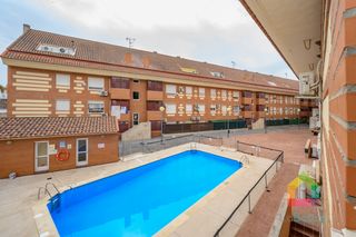 Piso en Gerindote. Cuatro dormitorios, piscina, garaje y trastero en gerindote