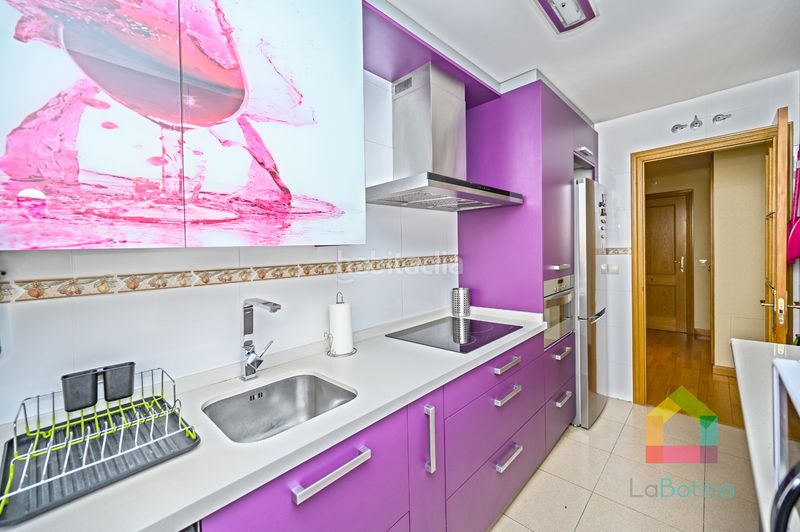 Foto 3657885f-bb32-41c2-8dc5-3b0a89e358b2. Apartament amb aparcament piscina a Avenida Europa-San Antón Toledo