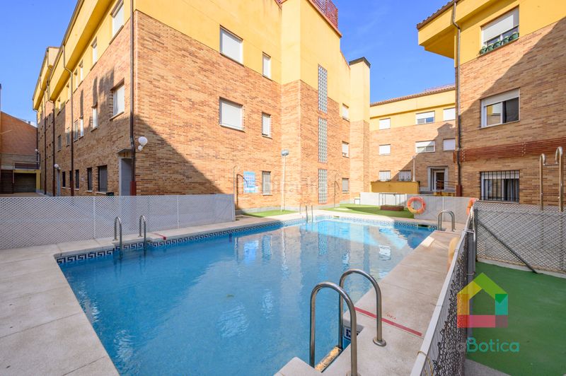 Foto 926306bd-dd85-4c4a-bd7e-561a06d58117. Apartament amb aparcament piscina a Avenida Europa-San Antón Toledo