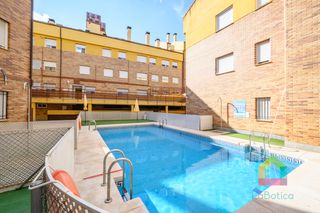Piccolo appartamento in Avenida Europa-San Antón. Piso en recodo del pinar, san antón: piscina, gimnasio, squash y