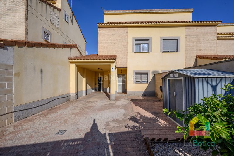 Foto 173af4fe-091d-4a42-a219-3ffd29918aa0. Casa aparellada amb calefacció piscina a Magán