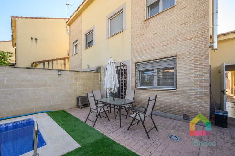 Foto 6e9c4a3b-eb3e-4993-a17a-2a3775209a49. Casa aparellada amb calefacció piscina a Magán