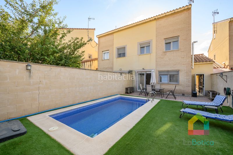 Foto 7fc6bf6f-6f2b-40b5-afb7-be20d6553a4d. Casa aparellada amb calefacció piscina a Magán