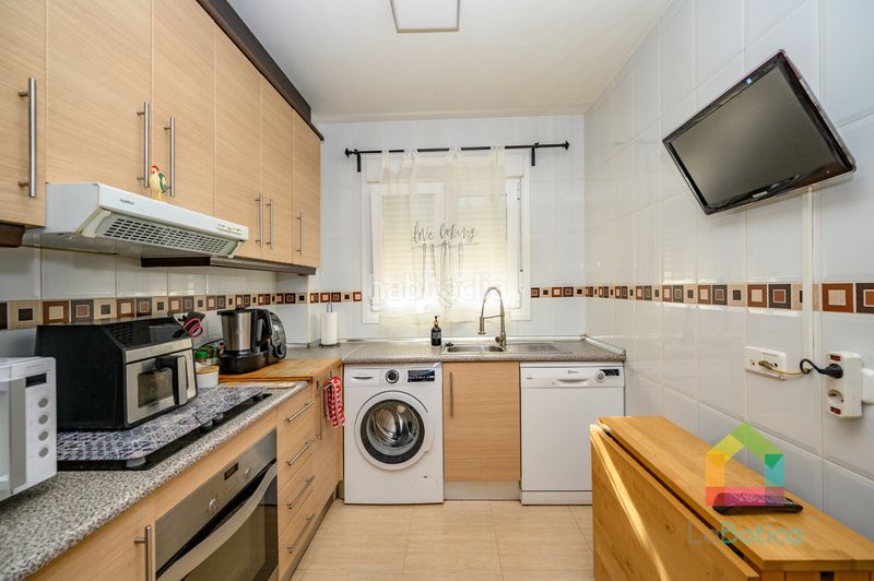 Foto a314cf33-565e-4fe8-a958-497f35aa58a2. Casa aparellada amb calefacció piscina a Magán