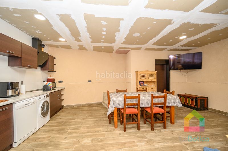 Foto b121283b-7685-4e7a-988b-ef6b961296f3. Casa aparellada amb calefacció piscina a Magán