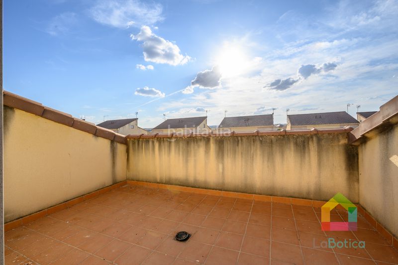 Foto e3c0af9d-0abb-4d50-b3ac-39d3e6e36829. Casa aparellada amb calefacció piscina a Magán