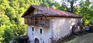 Masia a N/a. Este caserío se encuentra a un km de zubieta, consta de tres pla